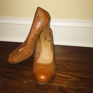 MIA Tan/Cognac Floriana Cutout Lace Pattern Pump